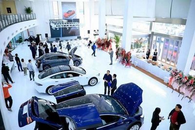 特斯拉青島銀川西路體驗(yàn)中心正式開幕